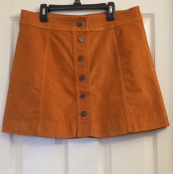 Madewell Velveteen A-Line Mini Skirt: Button-Front Edition - Picture 7 of 13